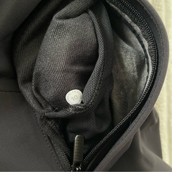 Lululemon Womens Soft Shell Waterproof Performance Jacket - Picture 8 of 12